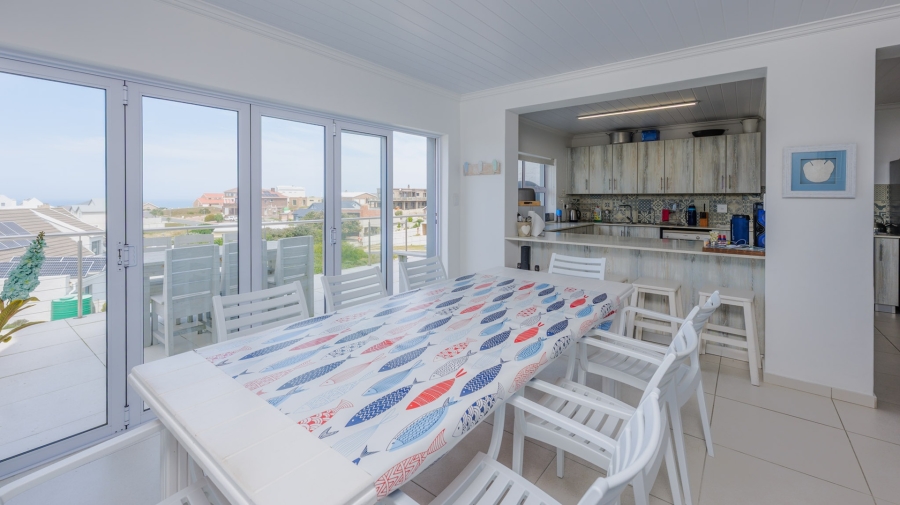 4 Bedroom Property for Sale in Oceanview Heights Western Cape
